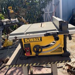 DEWALT Table Saw 