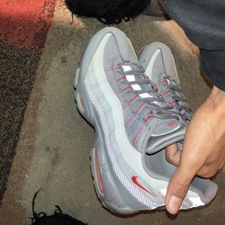 Air Max 95 Essential 'Smoke Grey University Red'