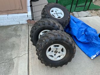 Golf cart wheels tires with lug nuts