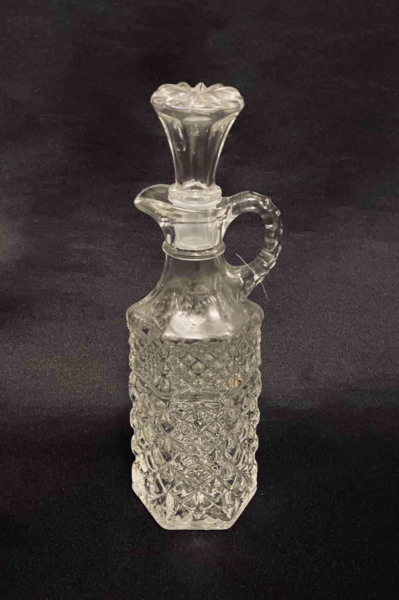 Vintage ANCHOR HOCKING Wexford Cruet With Lid