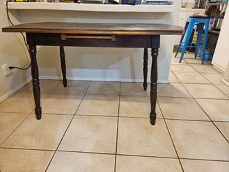 Free Dark Wood Table