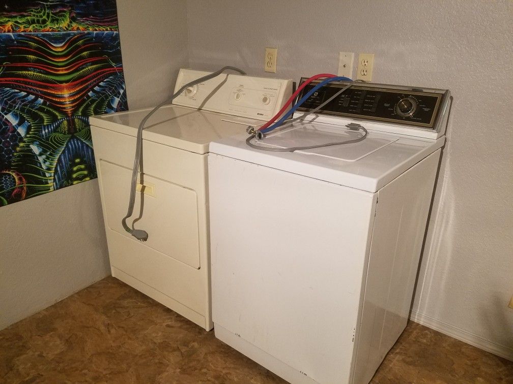 Washer dryer set