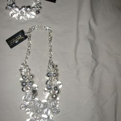 NEW 2 pieces NECKLACE & BRACELET JEWELRY, SILVER CHARMS