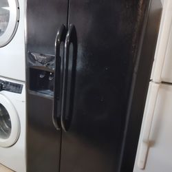 Frigidaire Refrigerator Works Great 
