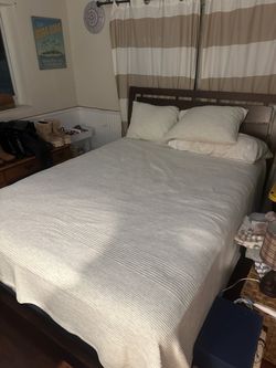Queen bed like new