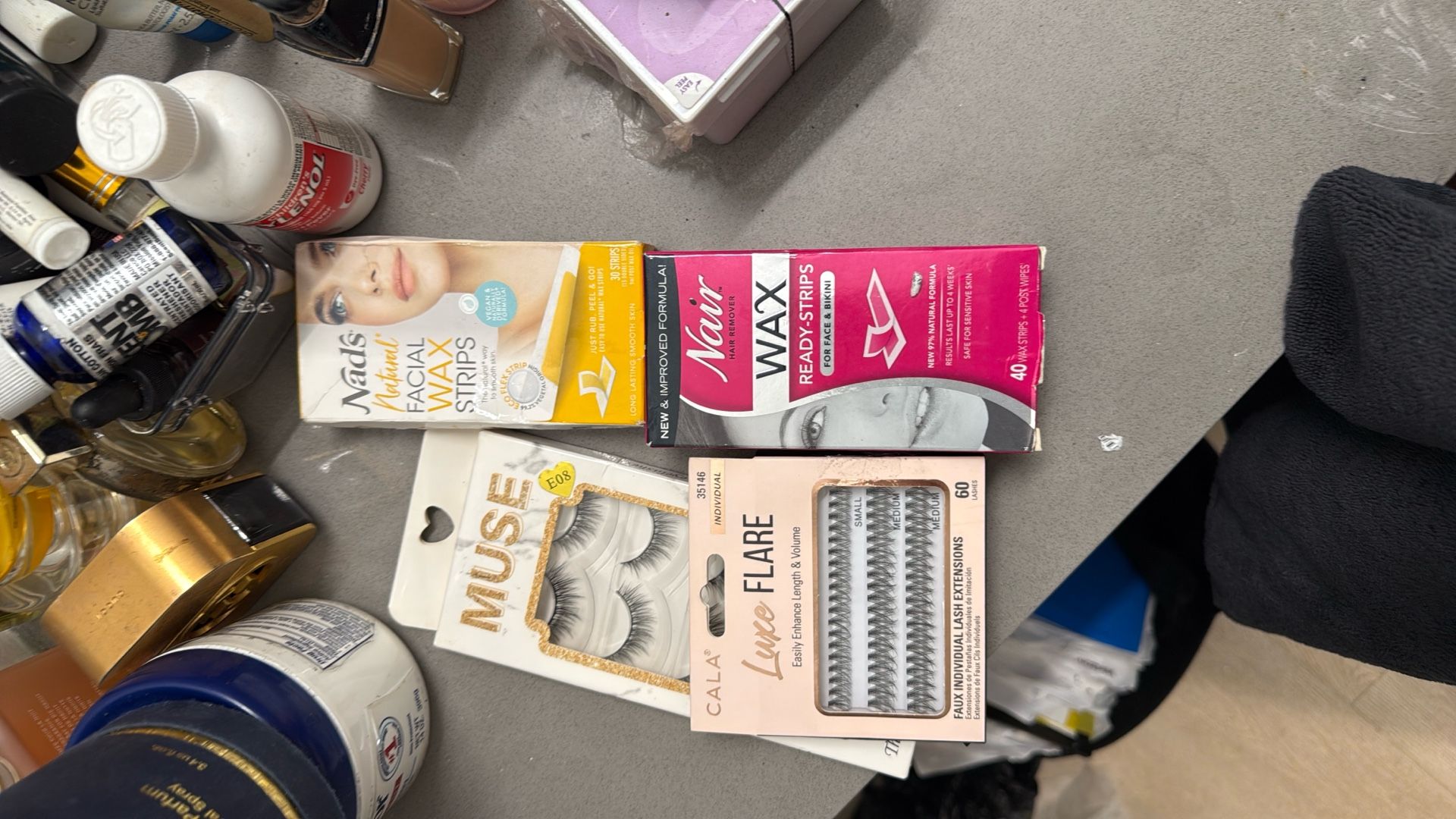 Beauty Bundle β Lashes + Wax Strips (NEW) β¨