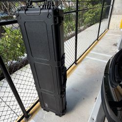 Heavy-Duty Lockable Rifle/Shotgun Hard Case w/ Foam – TSA Approved – Like New