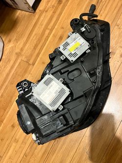 OEM Audi Xenon Headlight Assembly with Ballast & LED Modules