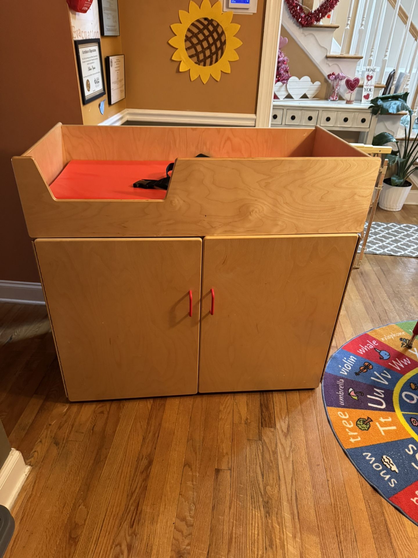 Wood Design Deluxe Diaper Changing Table