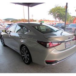 2019 Lexus ES ES 300h Luxury Sedan 4D 