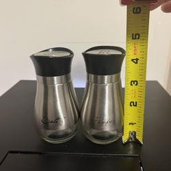 Stainless Steel Salt and Pepper Shaker Set with Glass Bottom