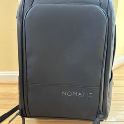 Black Nomatic Backpack 20L That Expands To 24L
