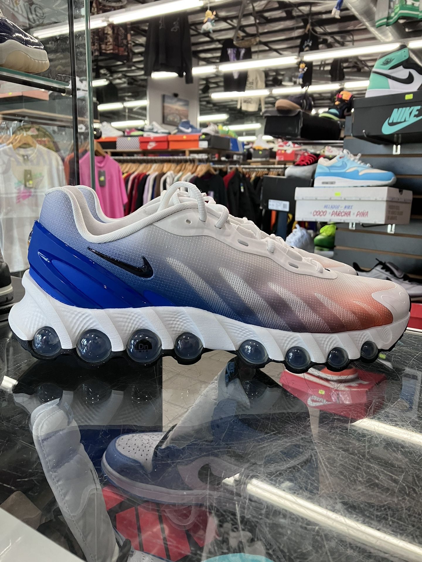 Nike Air Max Dn8 Summit White Vivid Orange