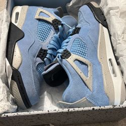 Jordan 4  Unc  Size 8.5 250