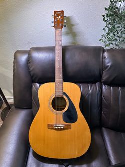 Yamaha F310 Acoustic Guitar