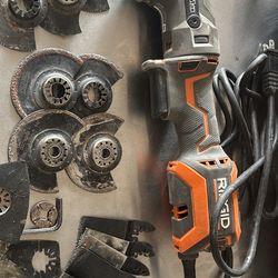 Multi - tool saw with bits