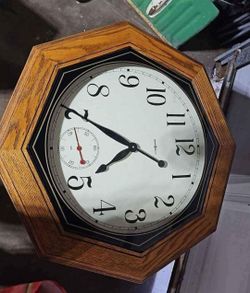 Howard Miller Coffee Table Clock 