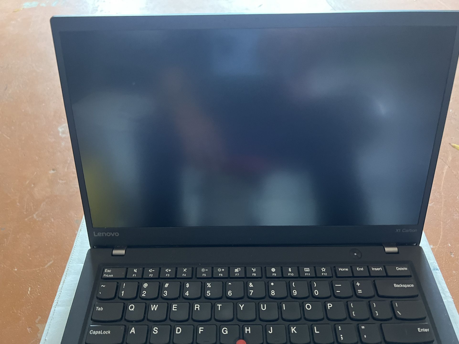 Lenovo Gen 5 X1 Carbon — Lightweight Laptop  — Needs Screen Repaired