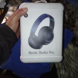 Authentic Sealed In Box Navy Blue Beats Studio Pros W/Receipt $250obo