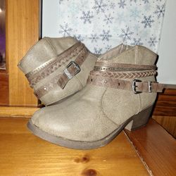 6.5 Ankle Boots