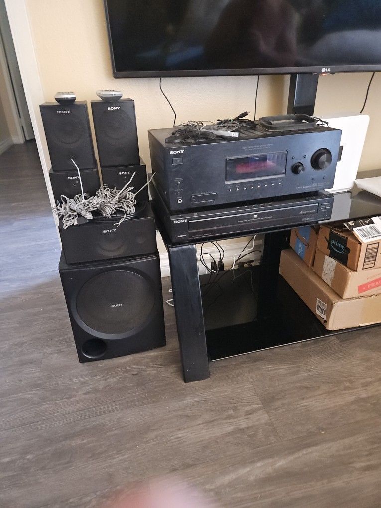 Sony Surround Sound Sound and 5 Disc DVD/CD Player