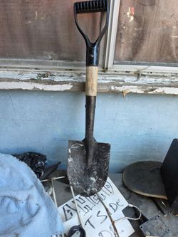 Metal shovel