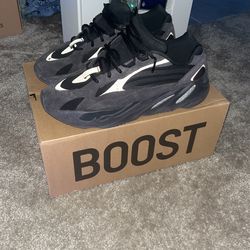 Yeezy700v2
