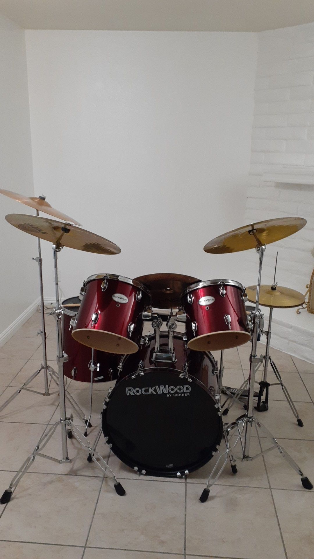 ROCKWOOD drums by HOHNER complete set
