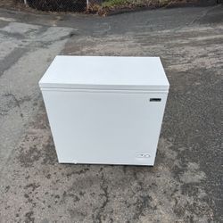 Large Deep Chest Freezer 35” Wide Free Local Delivery/30 Day Warranty