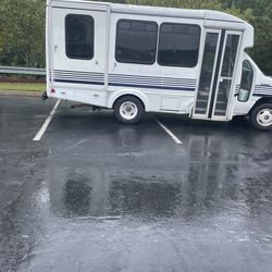 2011 Ford E350 Super Duty