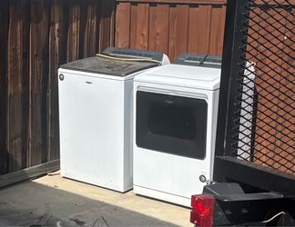 Whirlpool Washer and Dryer Set