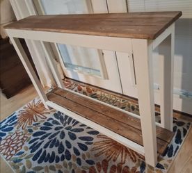 Entryway table/ delivery available
