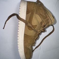 Nike Jordan Golden Suede Size 13.5 