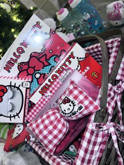 HELLO KITTY ALL AGES XMAS BASKET $65