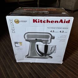 KitchenAid Deluxe Tilt-Head Mixer