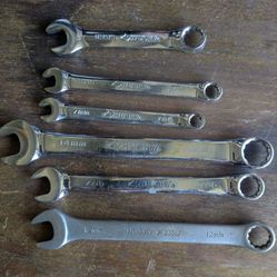 HUSKY LOT OF 6 WRENCHES