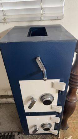 Double-layer safe
