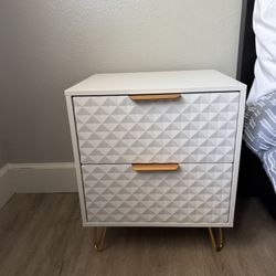 Set of 2 Modern White & Gold Nightstands