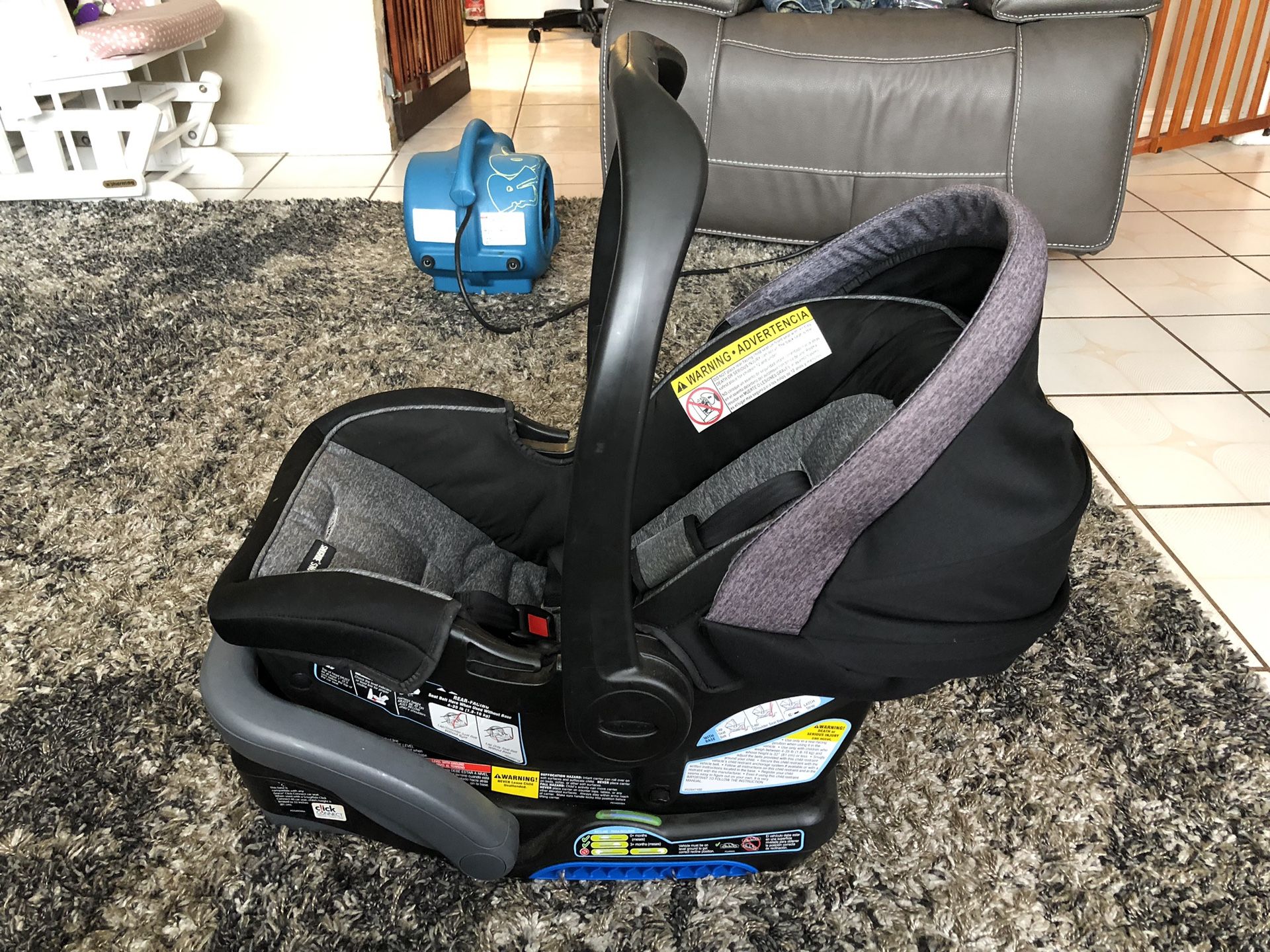 Graco quick connect baby car seat