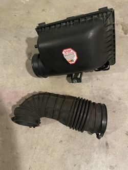 2006 Dodge Charger Air Intake Assembly
