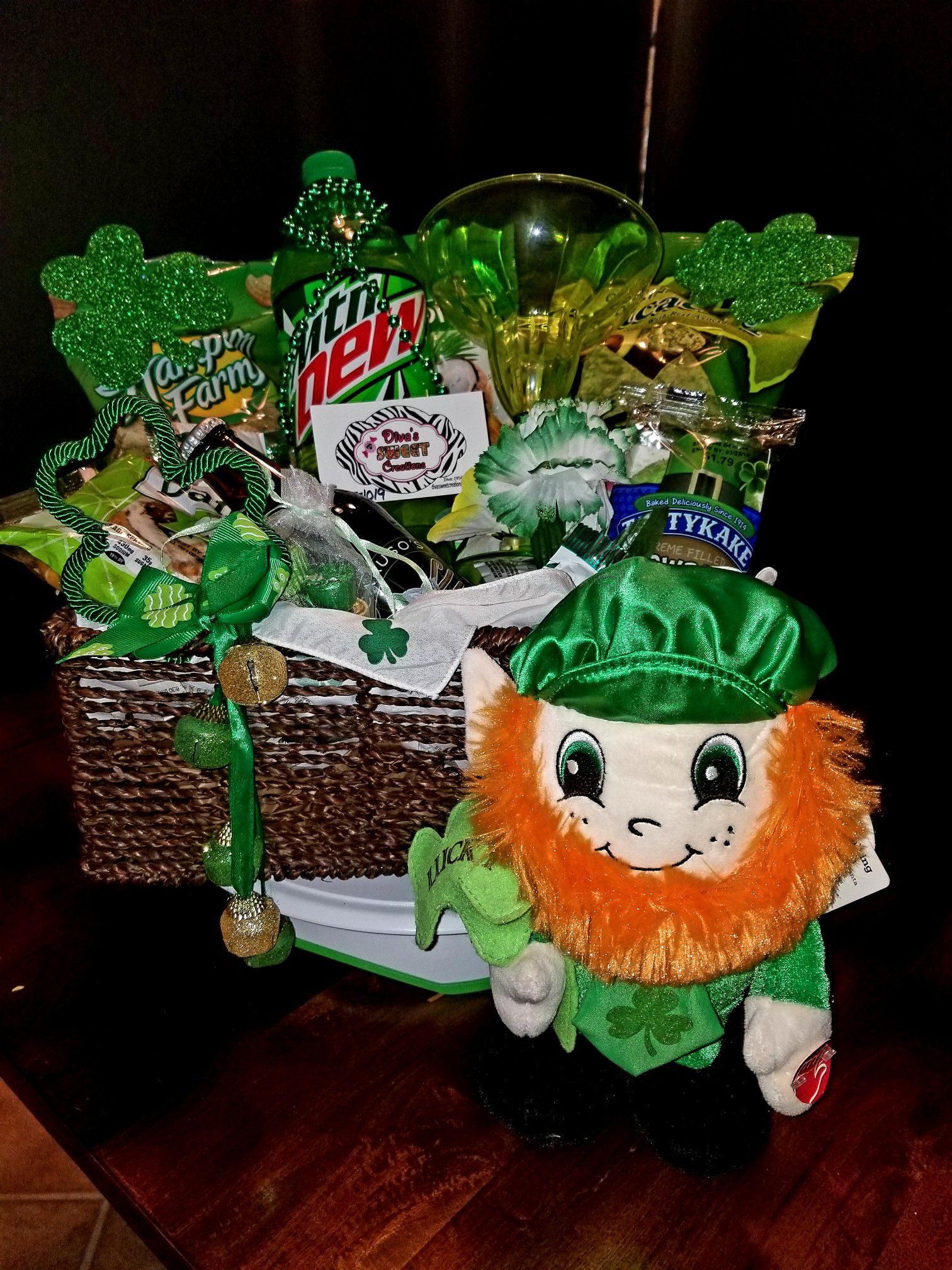 Green Theme Lucky St.Patrick's Gift Basket