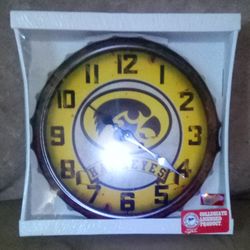 Bottle Cap Iowa Clock