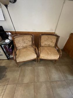 Living Room Chairs Very Nice