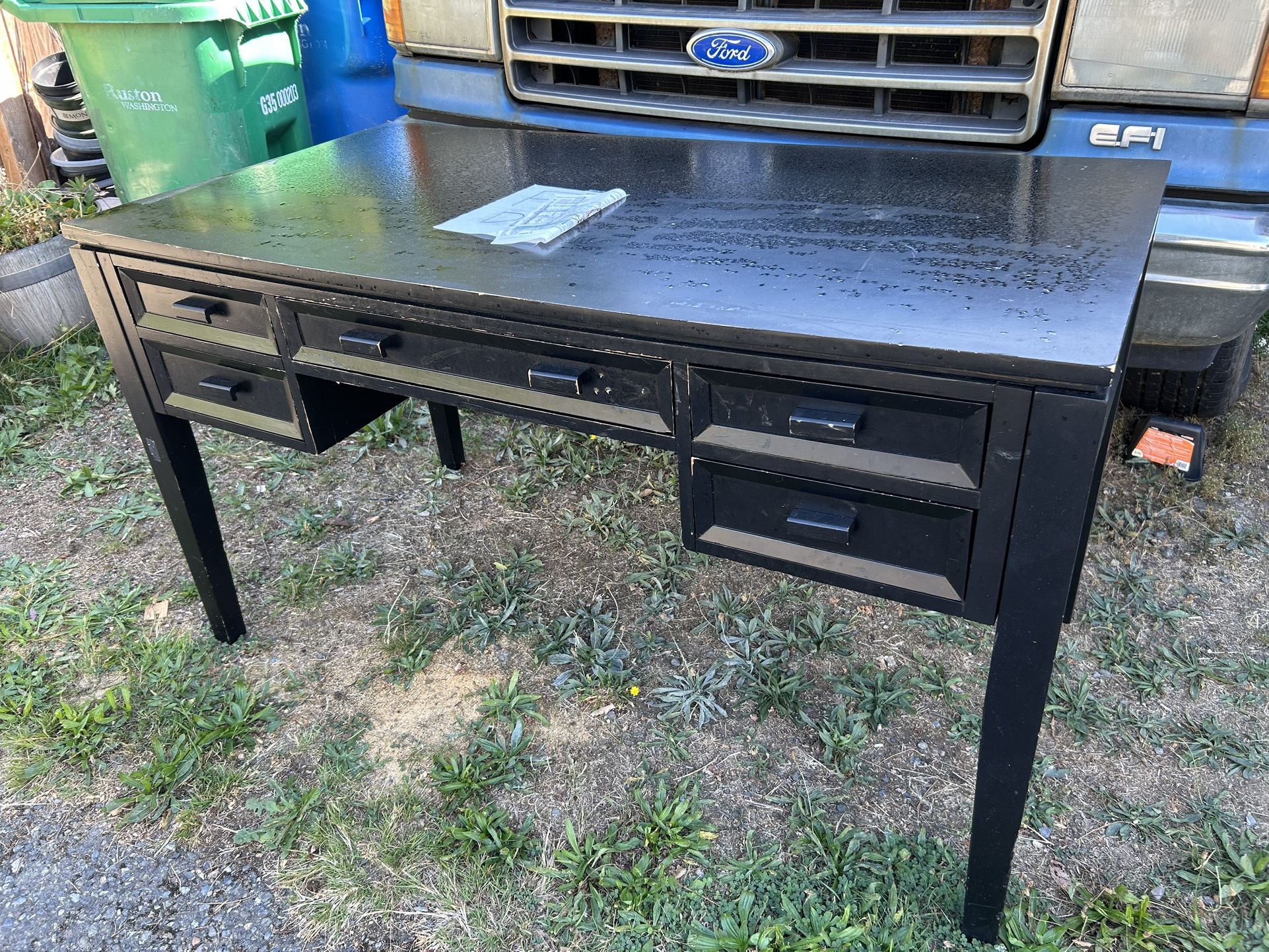 Free Desk
