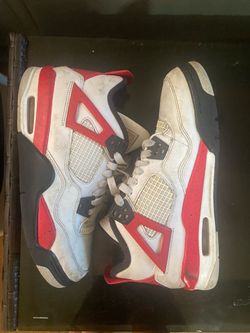 Air Jordan 4 Fire Red Sneakers