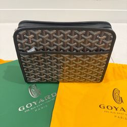 Brand New Goyard Toiletry Pouch / Wash Bag Goyardine Canvas - Paris Flagship Purchase w/ Receipts, Dust Bag & Shopping Bag - Authentic