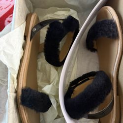 Black Strap Sandle Fluff Springs