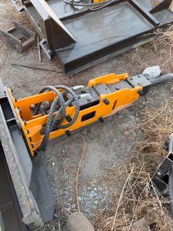 NEW GIYI P680 Hydraulic Breaker Hammer – Skid Steer Attachment