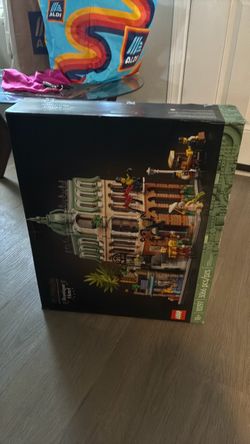 LEGO Boutique Hotel Set 10297