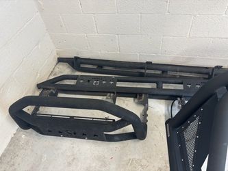Toyota tundra, from grill, running board